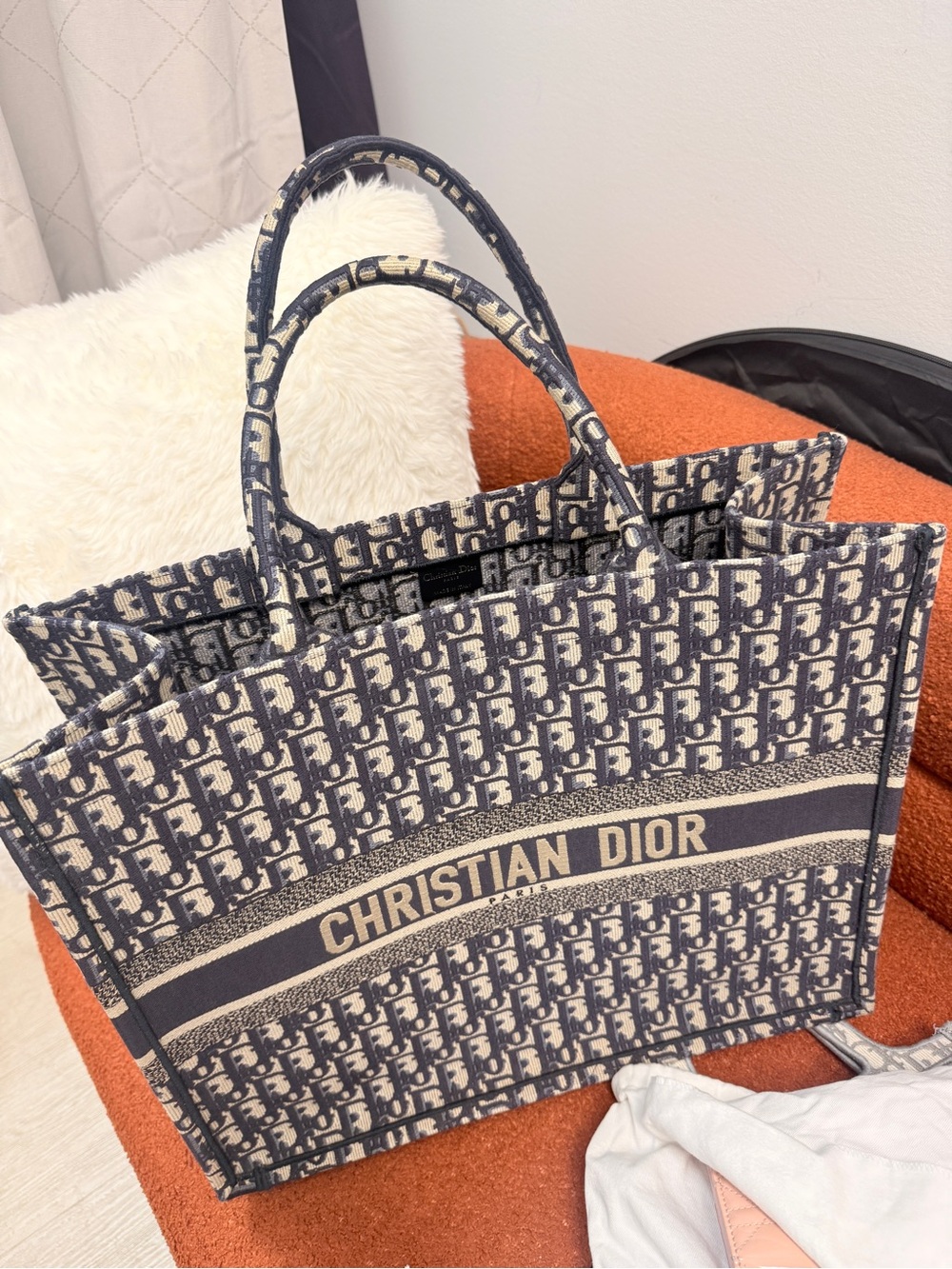 Dior 2018 Navy Oblique Large Book Tote – 99% New